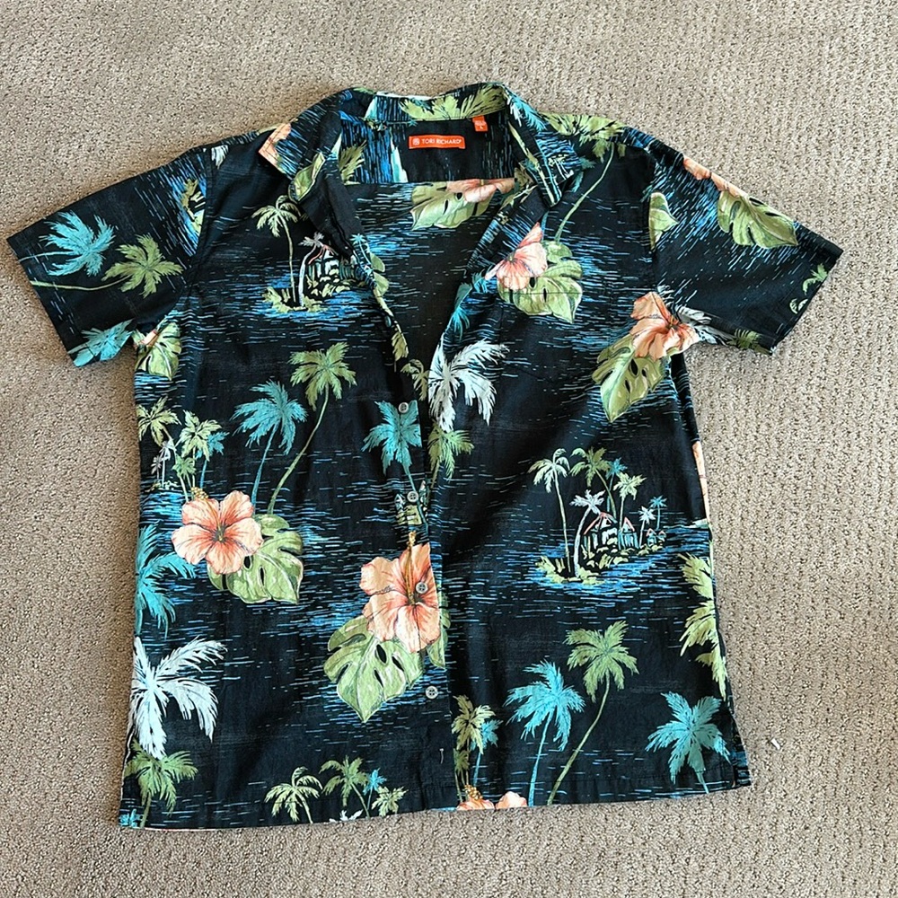 Tori Richard men’s button up T-shirt